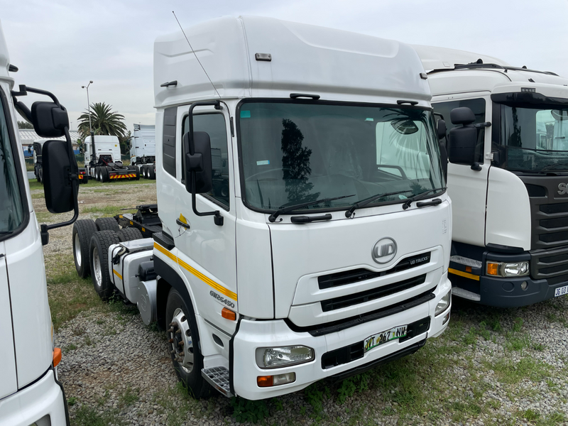 2017 UD GW26.450 Truck Tractor for sale
