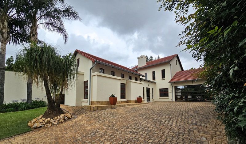 Spacious 5 Bedroom Home with study for sale in Midstream Estate.