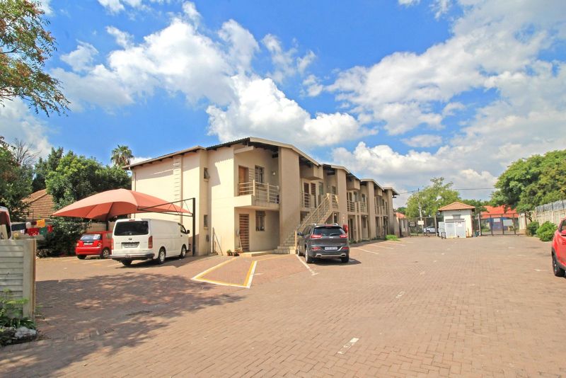 Lovely 3-bedroom duplex apartment for sale!