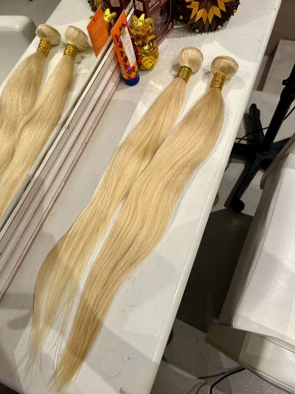 2x  22inch weft real human hair extentions.