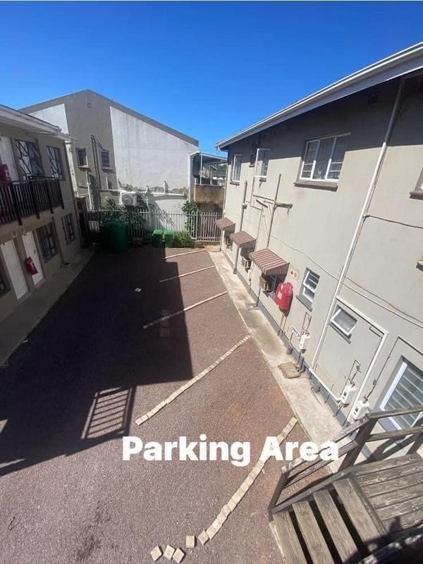 Large two bedroom flat available in secure complex