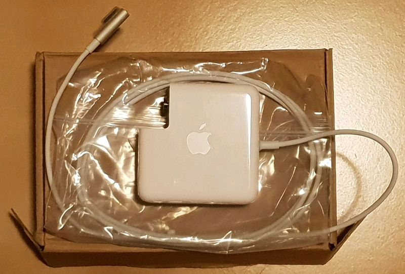 Macbook magsafe 1 charger adaptors