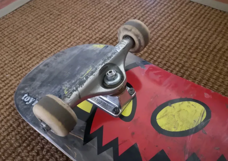 Toy machine 8.25 with 149 indy&#39;s bones wheels with reds bearings solid board R1200