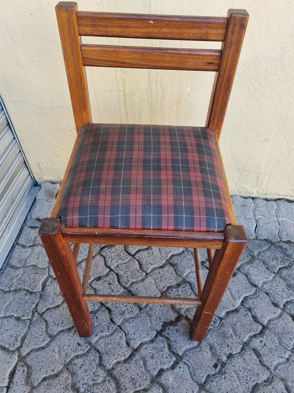 Wooden solid heavy bar chair
