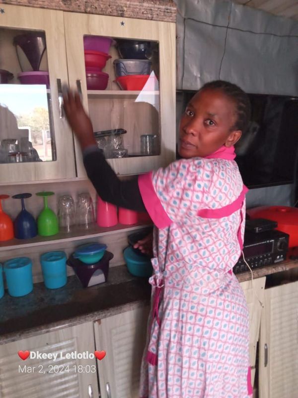 SOUTH AFRICAN DOMESTIC WORKER AVAILABLE