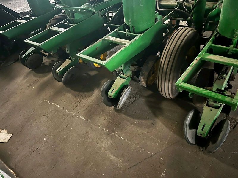 John Deere 7200 Planter