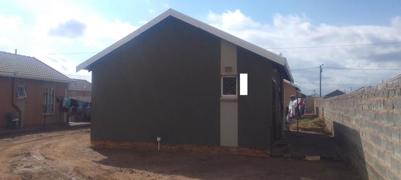 2 Bed 1 Bath warm home for sale in Savanna City