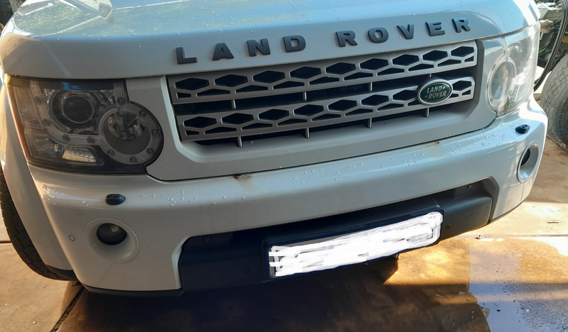 Land Rover used spares - Discovery 4 front bumper for sale