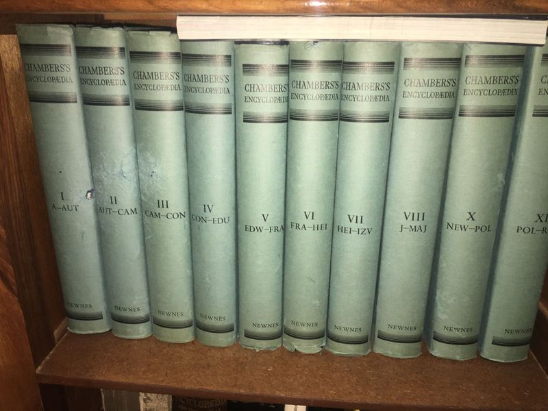 Chambers’s Encyclopaedia Full 10 piece Set - Volume VIII George Newnes Limited Edition