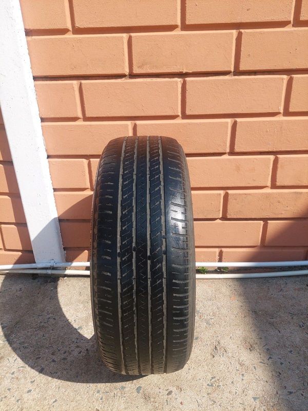 1× 225 55 19 inch bridgestone tyre for sale r400