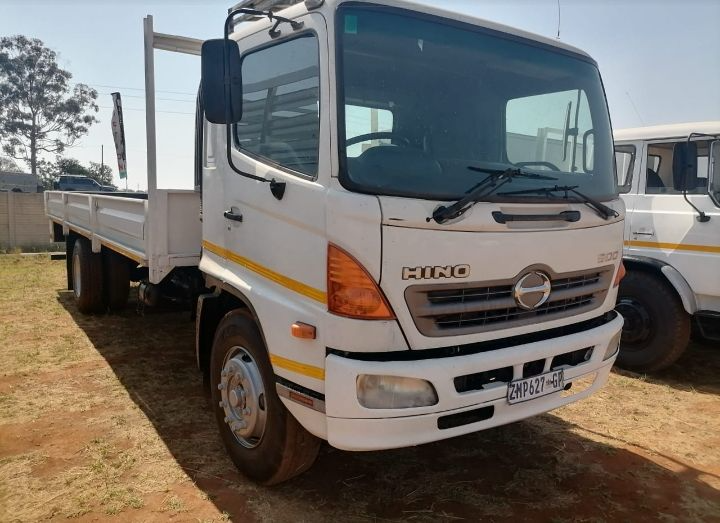 Hino 500 1626 dropside in a mint condition for sale at an affordable amount