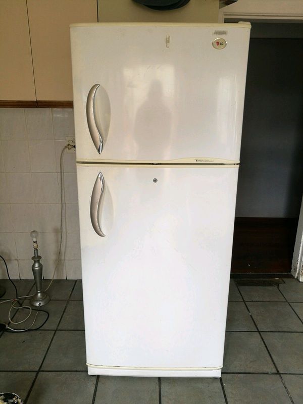 LG frost free fridge freezer
