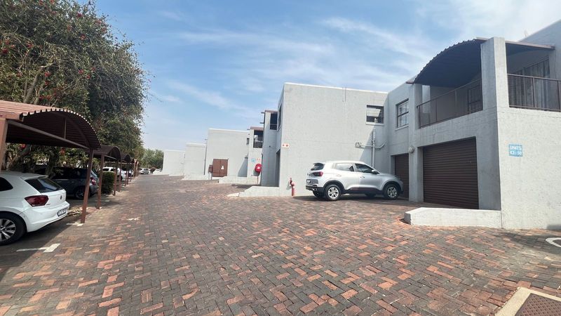 First floor - large 2 bedroom unit  - Midrand