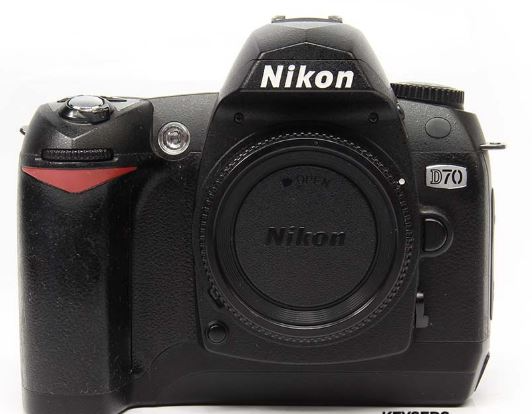 Nikon D70 Professional DSLR Body &amp; Nikkor AF 55-200mm f4 5.6 Lens