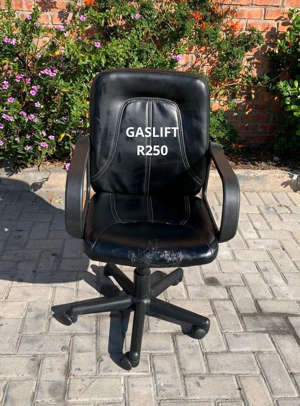 GAS LIFT HEIGHT ADJUSTABLE CHAIR 9O KG MAX