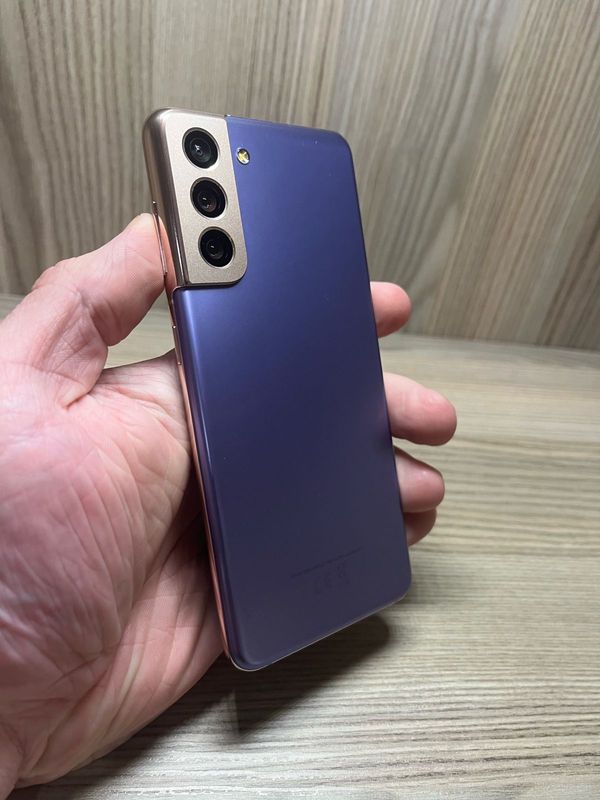 Samsung S21 256 GB 5G Purple Dual Sim - (Mint condition)