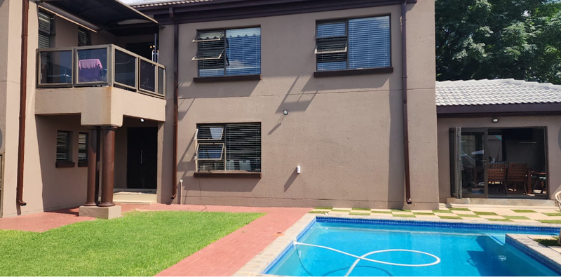 Stunning upmarket 4 bedroom house for sale in a secure estate ,situated in Montana Park