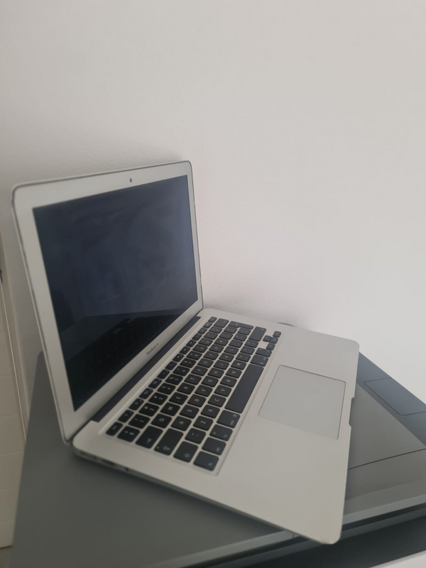 Apple Macbook Air 13inch  8GB RAM 512GB SSD