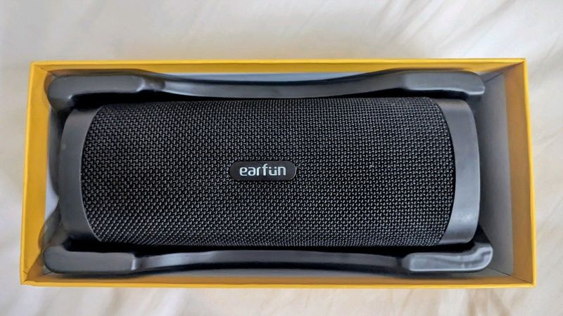 Earfun Uboom L  JumboBass 28w Bluetooth speaker