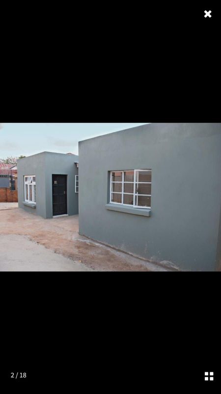 Self contained unit in Orange Grove johannesburg