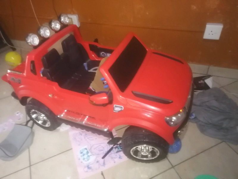 Kids Car drivable w/ remote and speakers for music