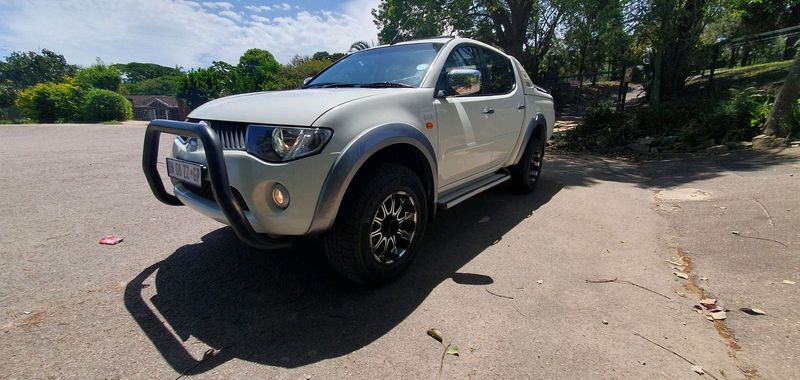 Triton 3.2 DI-D 4x4 Automatic L200 CR