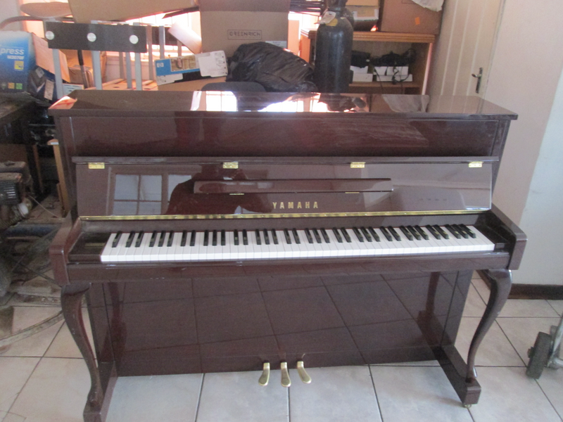 YAMAHA JX113CP UPRIGHT ACOUSTIC PIANO IN EXCELLENT CONDITION