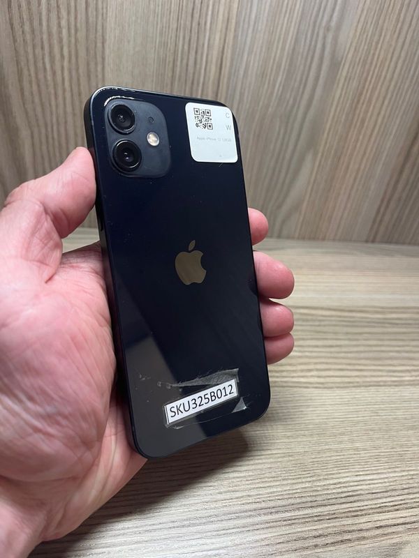iPhone 12 128 GB Black Available - (Spotless condition) (Clearance Sale) (R7000)