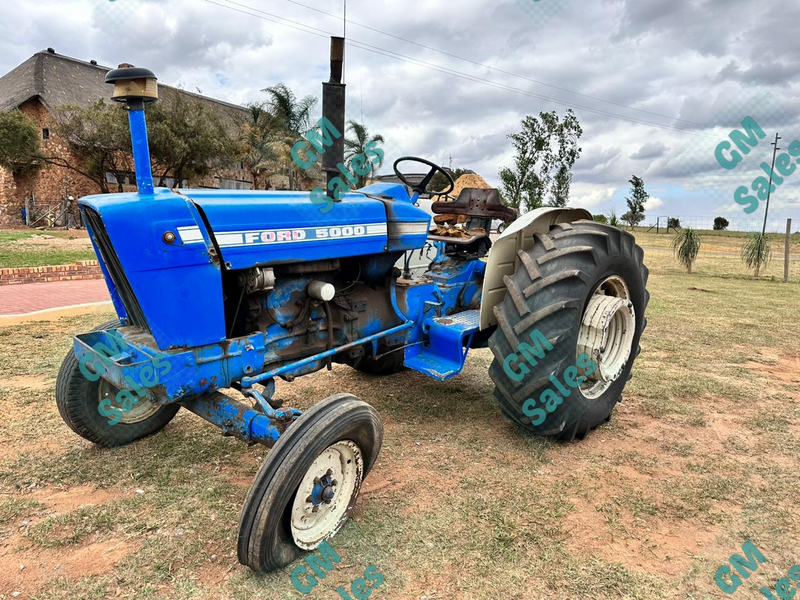 Ford 5000 Tractor - R 65 000 0825949026