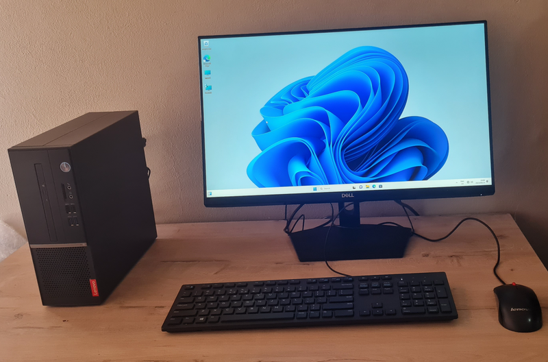 Lenovo V530s SSF Core i5 8th Gen Business PC and 24&#39;&#39;inch Monitor Combo for Sale!