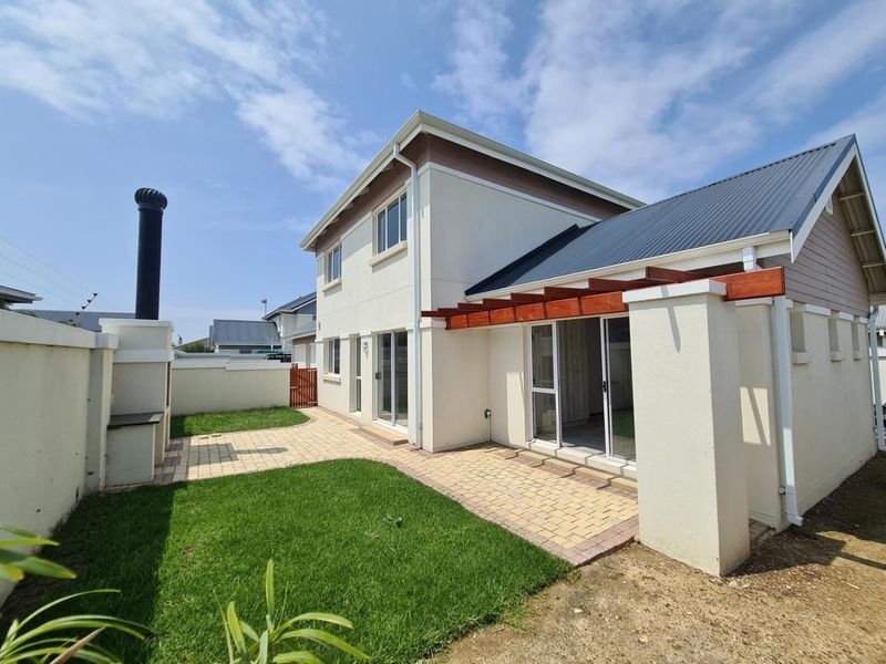 Property for sale in JEFFREYS BAY, FOUNTAINS ESTATE