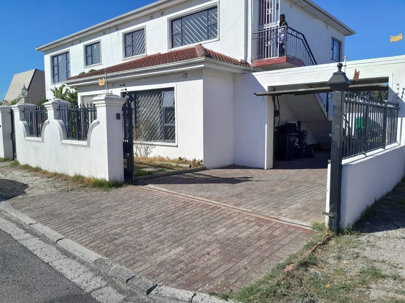 3 Bedroom House For Rent In Lincoln Estate