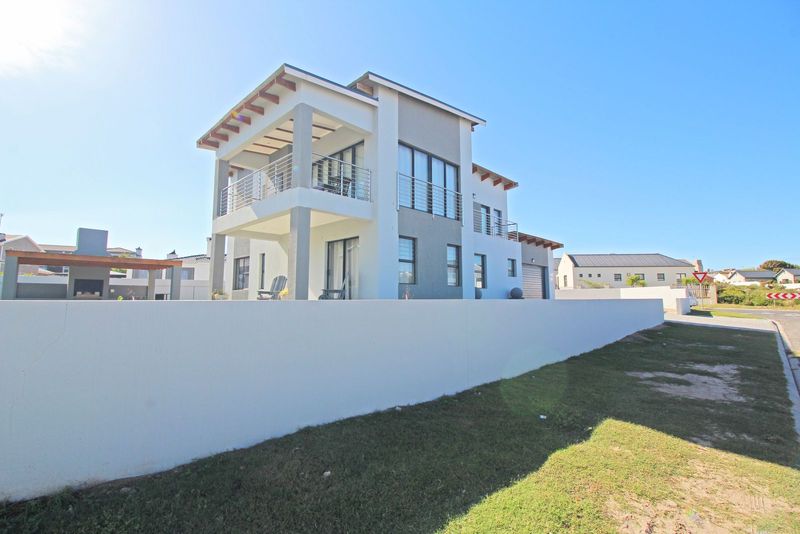 4 Bedroom Home in Myburgh Park