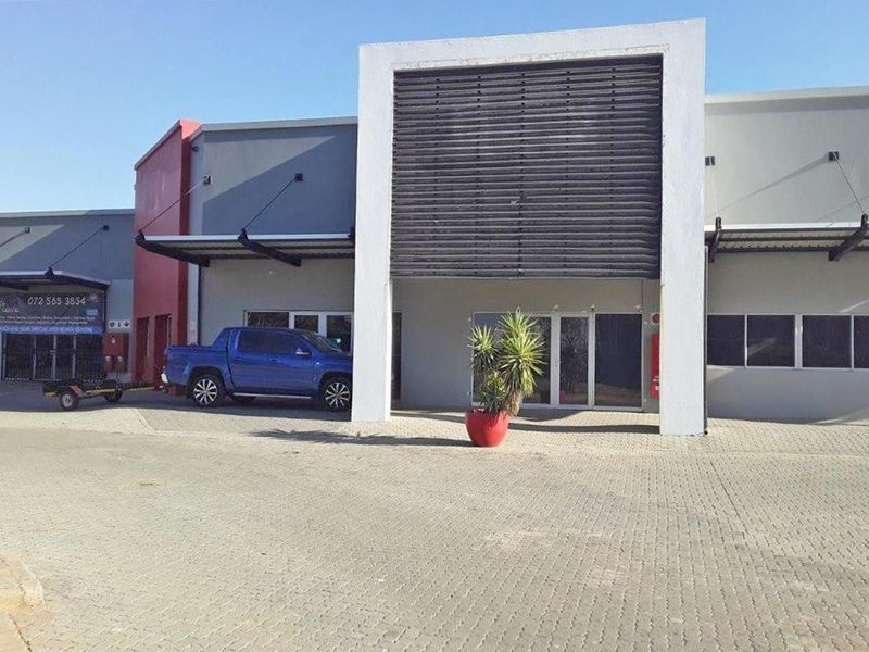 847m² Commercial To Let in Strijdompark at R70.00 per m²