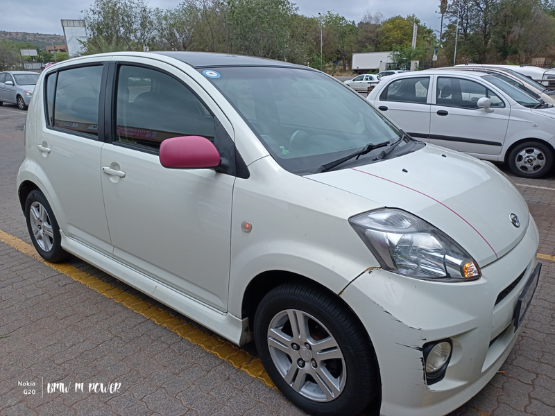 2005 Daihatsu Sirion auto