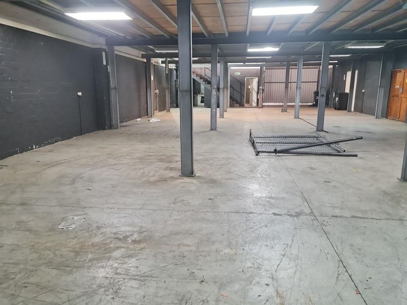 612m2 Factory To Let in Somerset Business Park &#64; R36750 &#43; VAT