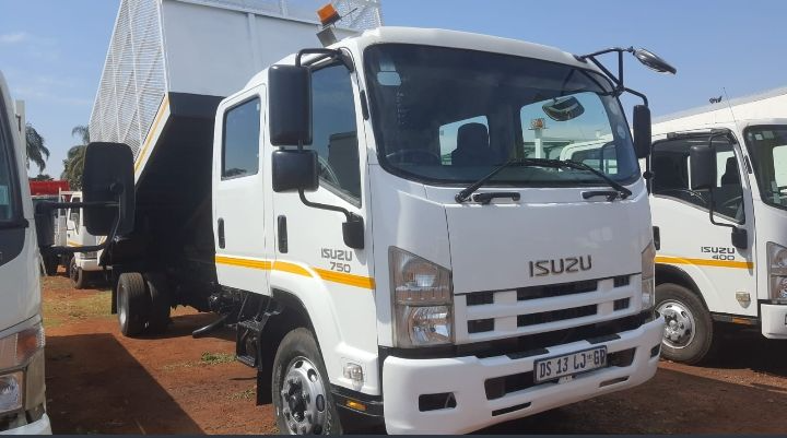 Isuzu fsr750 crew cab in an excellent condition for sale at an affordable amount