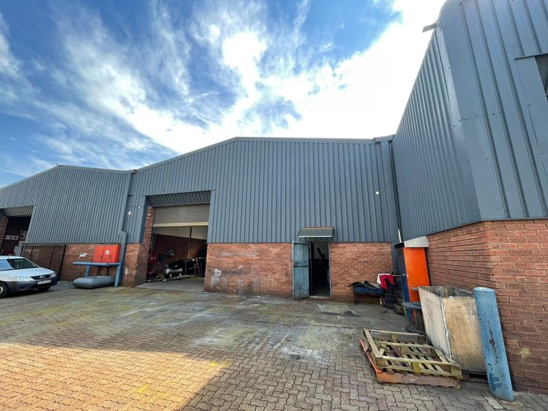 325sqm Warehouse Unit with Exposure To Let in Jet Park, Boksburg