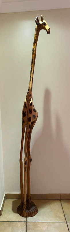 Hand carved Giraff