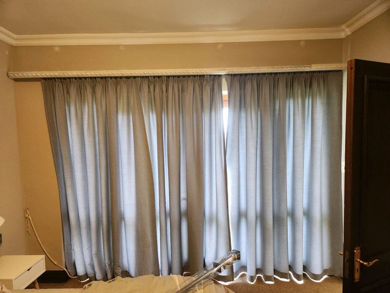 Blockout taped curtains