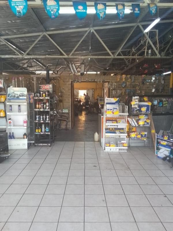 Vanderbijlpark Workshop with offices /Store Room and Retail space For Sale ! (PRIME POSITION)
