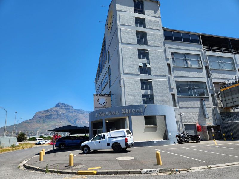 PAARDEN EILAND | FULLY FURNISHED AND FULLY SERVICED OFFICE TO RENT