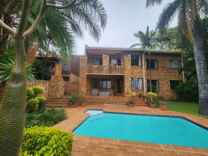 Big 5 bedroom house for sale located in a good area