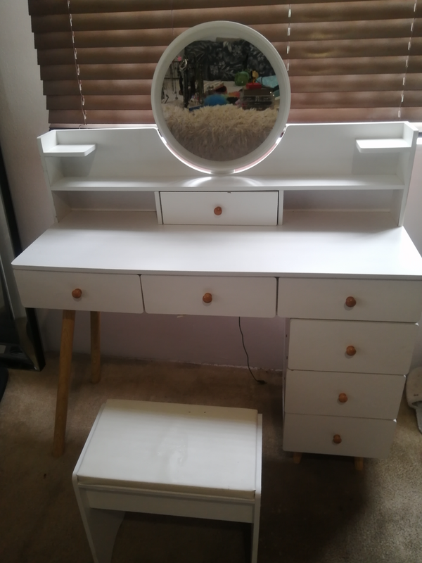 Hollywood makeup and dressing table
