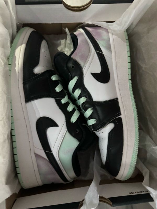 Jordan 1 low- Tie dye UK4