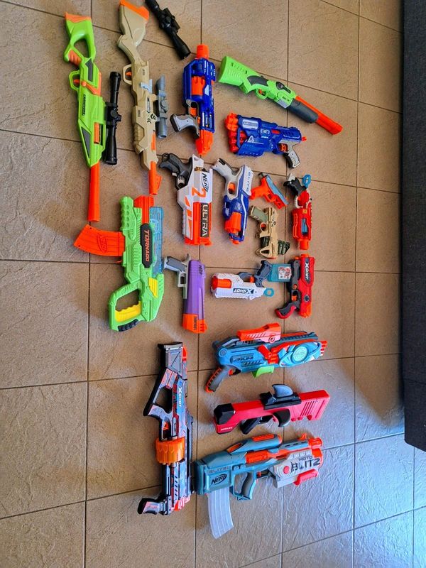 Nerf Guns. All guns as new,working and loaded.