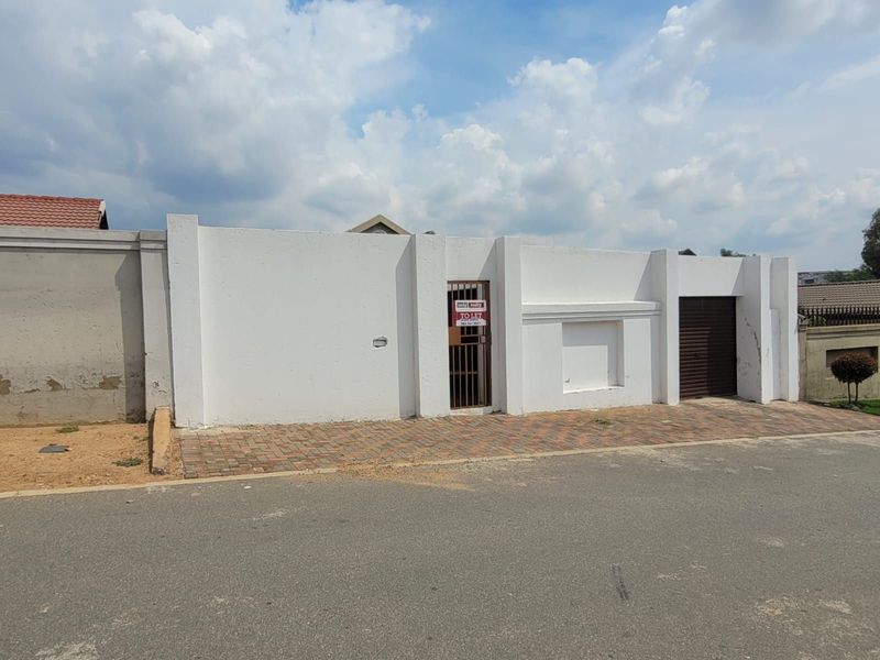 Reduced Rental R6000,00 Deposit can be paid over two months