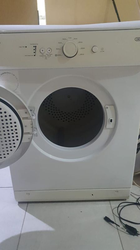 5KG DEFY DRYER.R1800 FREE DELIVERY IN PMB