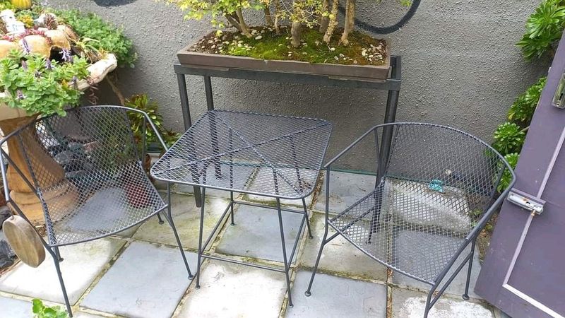 Patio /garden chairs and table 600mm