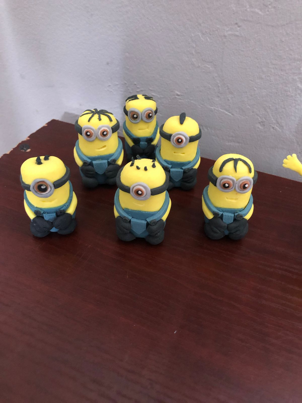 Minions  Edible Toppers